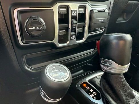 Used 2021 Jeep Wrangler Unlimited Sahara image 24