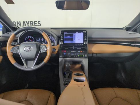 Used 2020 Toyota Avalon Limited w/ All Weather Liner Package FWD image 15