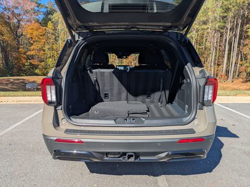 New 2026 Ford Explorer ST-Line w/ ST-Line Street Pack image 30