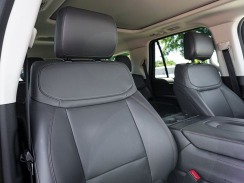 Used 2025 Ford Expedition Active AWD/4WD image 35