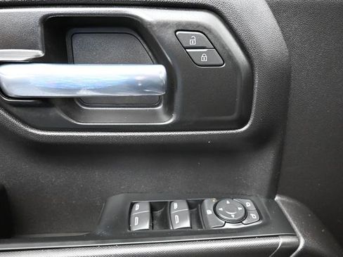 Used 2023 Chevrolet Silverado 1500 Custom image 6