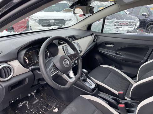 Used 2021 Nissan Versa SV image 14