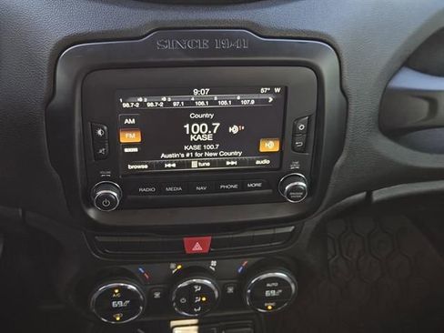 Used 2015 Jeep Renegade Latitude w/ Popular Equipment Group image 13