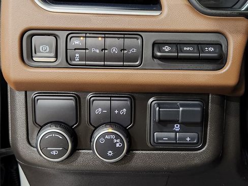 Used 2021 Chevrolet Tahoe High Country image 42