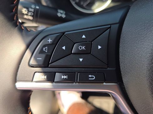 Used 2025 Nissan Sentra SR FWD image 23