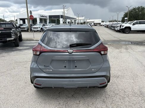 Used 2022 Nissan Kicks SV FWD image 5
