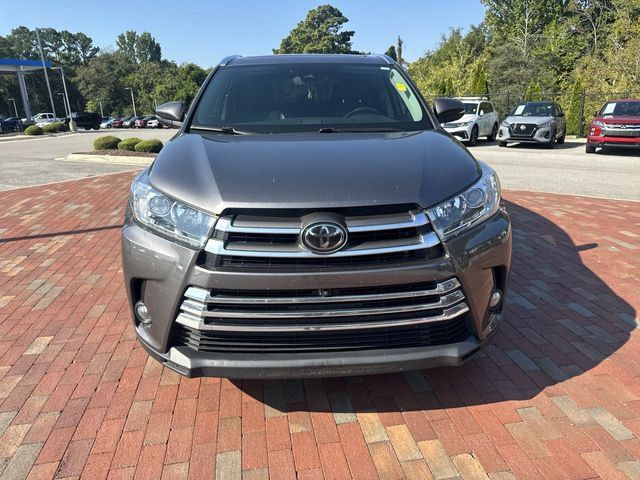 Used 2018 Toyota Highlander Limited Platinum FWD image 25
