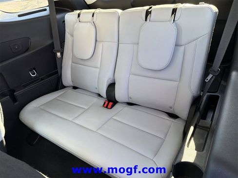 Certified 2025 Ford Explorer Platinum w/ Ultimate Package image 24