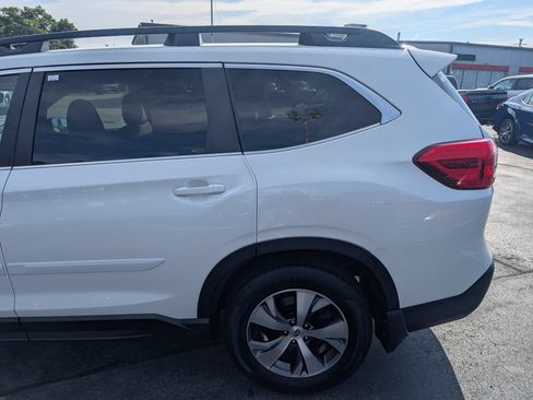 Used 2023 Subaru Ascent Premium w/ Convenience Package AWD/4WD image 4