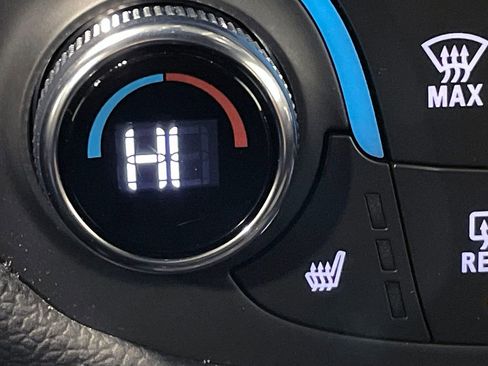 Used 2020 Chevrolet Equinox LT image 30