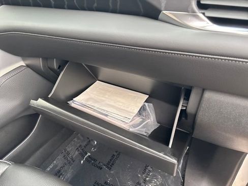 Used 2024 GMC Yukon XL Denali image 34