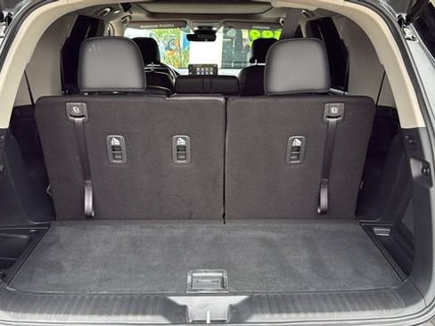 Used 2025 Honda Pilot Touring image 36