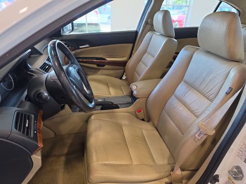 Used 2011 Honda Accord EX-L image 16