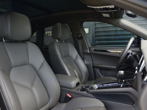 Used 2023 Porsche Macan AWD/4WD image 17