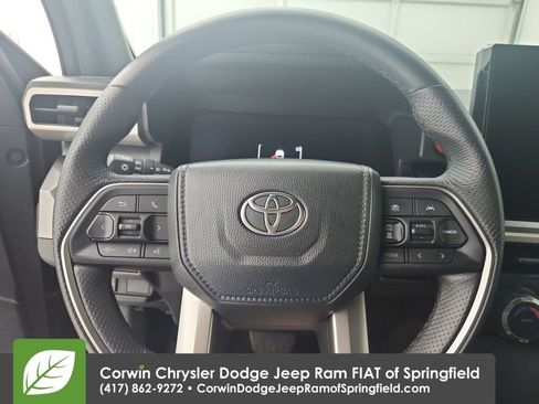 Used 2025 Toyota Tacoma TRD Off-Road image 21