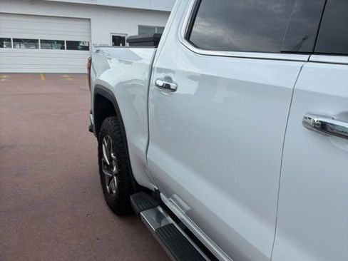 Used 2023 GMC Sierra 1500 SLT w/ SLT Premium Package image 5