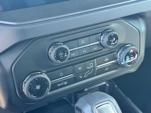 New 2026 Ford Bronco 4-Door AWD/4WD image 18