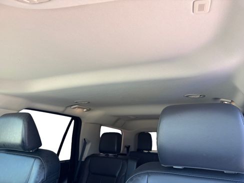 Used 2024 Ford Expedition XLT RWD image 12