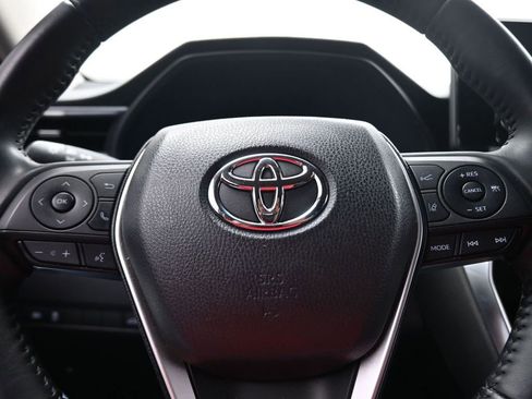 Used 2023 Toyota Venza LE image 7