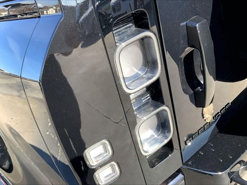 Used 2025 Land Rover Defender 110 X image 26