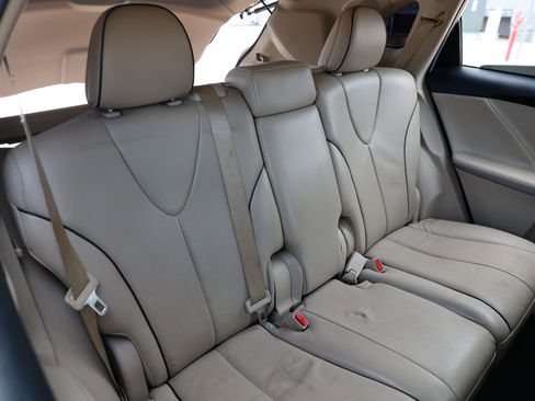 Used 2015 Toyota Venza XLE image 17