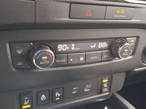 Certified 2022 Nissan Frontier SV image 17