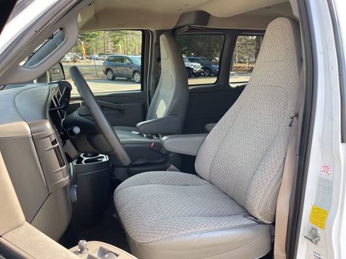 Used 2023 Chevrolet Express 3500 LT w/ LT Preferred Equipment Group image 15