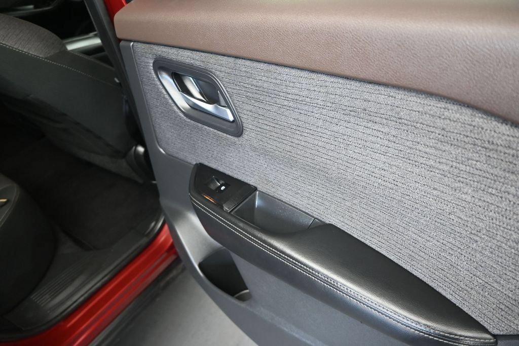 Used 2021 Nissan Rogue SV FWD image 21