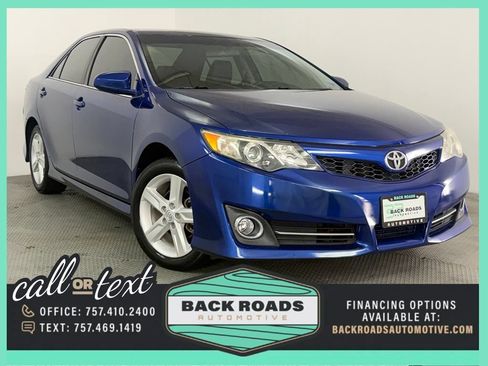 Used 2014 Toyota Camry SE FWD image 1