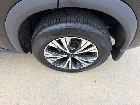 Used 2023 Nissan Rogue SV AWD/4WD image 9