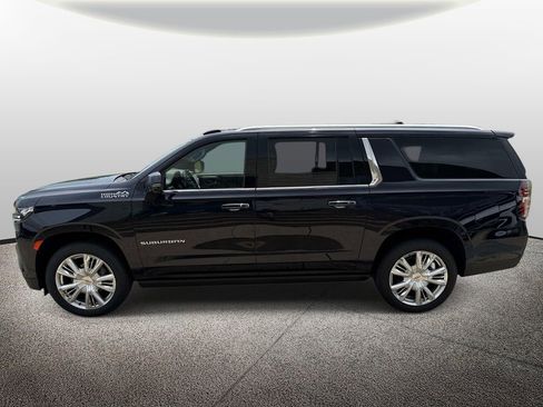 Used 2023 Chevrolet Suburban High Country w/ Premium Package AWD/4WD image 3