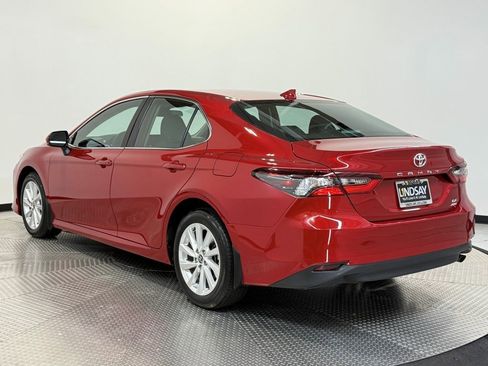 Used 2023 Toyota Camry LE image 5