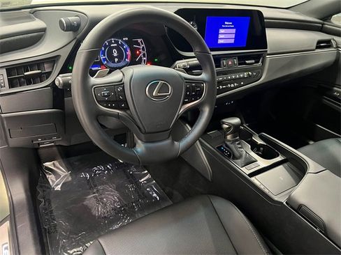 Certified 2024 Lexus ES 350 w/ Premium Package image 17