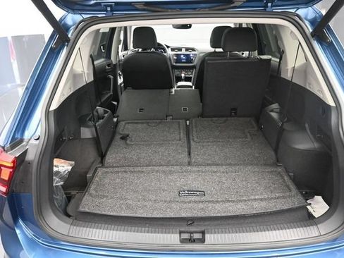 Used 2020 Volkswagen Tiguan SEL FWD image 24