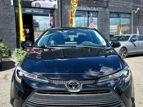 Used 2024 Toyota Corolla LE FWD image 2