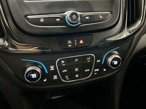 Used 2022 Chevrolet Equinox RS FWD image 16