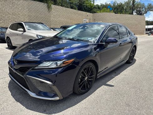 Used 2022 Toyota Camry XSE FWD image 1