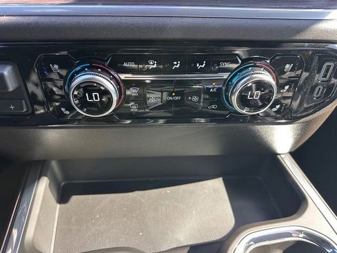 New 2026 GMC Sierra 1500 SLT image 31