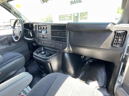 Used 2019 GMC Savana 2500 w/ Driver Convenience Package RWD image 21