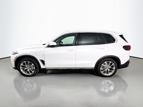 Used 2026 BMW X5 xDrive50e AWD/4WD image 4