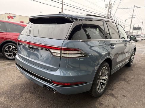 New 2026 Lincoln Aviator AWD image 3