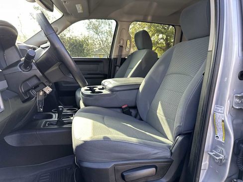 Used 2018 RAM 2500 Tradesman w/ Chrome Appearance Group image 15