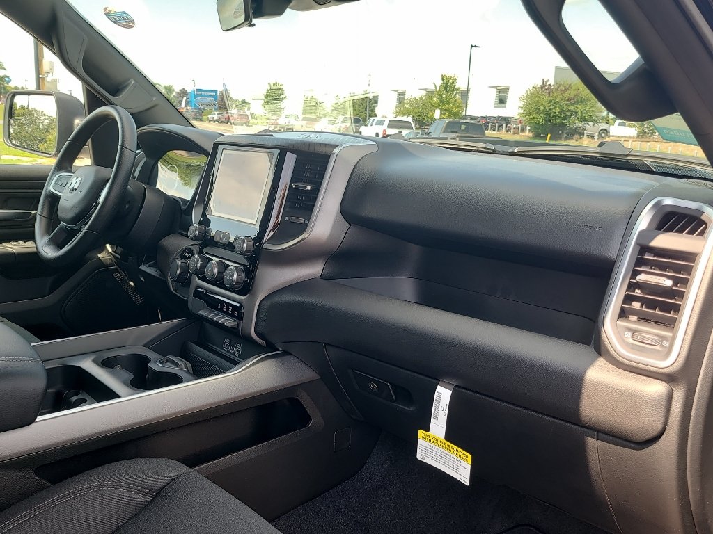 New 2026 RAM 1500 Express AWD/4WD image 27
