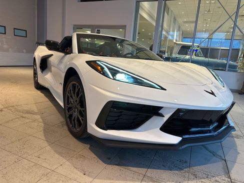 Used 2025 Chevrolet Corvette Stingray Premium Conv w/ Z51 Performance Package image 25