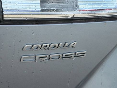 Used 2024 Toyota Corolla Cross LE FWD image 9