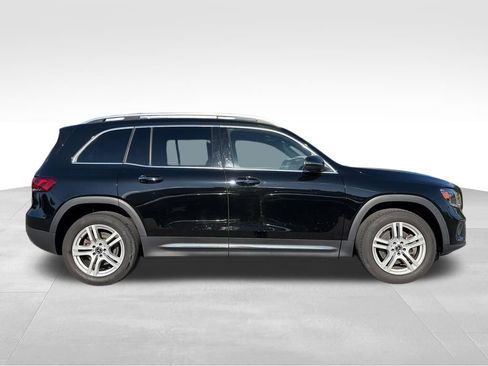 Used 2023 Mercedes-Benz GLB 250 4MATIC image 2