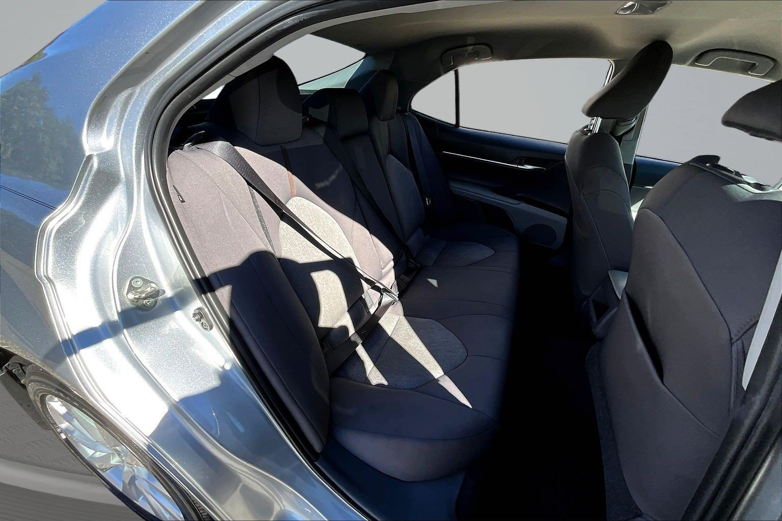 Used 2019 Toyota Camry LE FWD image 21