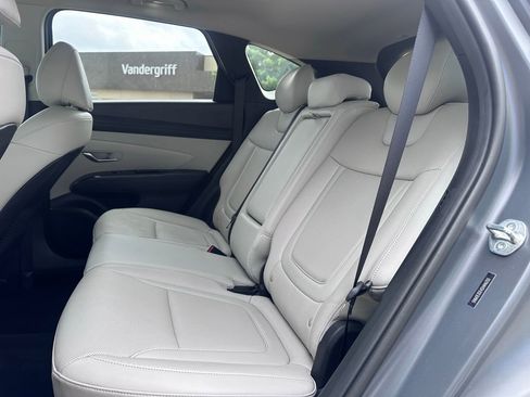 Used 2025 Hyundai Tucson Limited image 16