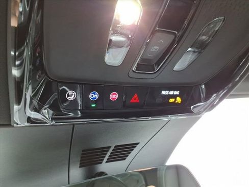 New 2026 Cadillac Lyriq Luxury AWD/4WD image 33