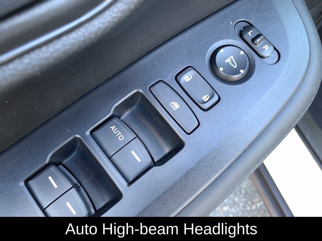 Used 2025 Honda HR-V LX image 12